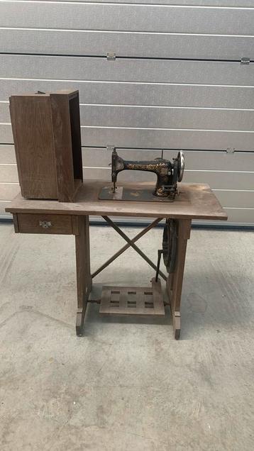 Naaimachine Nauman beschikbaar voor biedingen