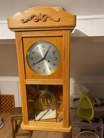 wandklok beschikbaar voor biedingen