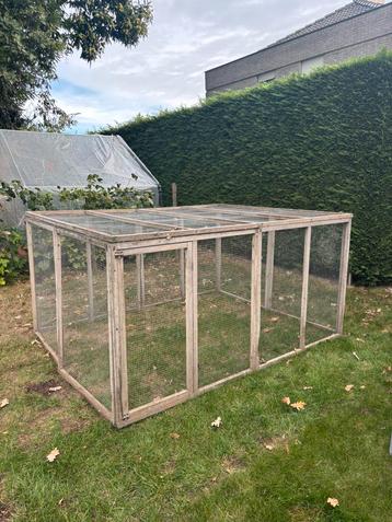 Konijneren beschikbaar voor biedingen