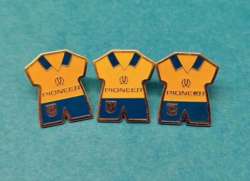 SK Beveren 1992 voetbal 3 vintage pin pins buttons, Verzamelen, Speldjes, Pins en Buttons, Zo goed als nieuw, Speldje of Pin, Sport