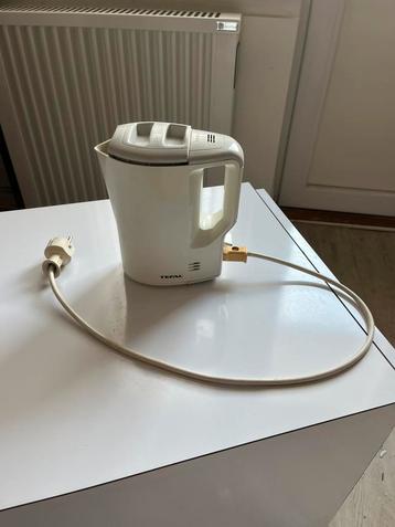 A donner bouilloire Tefal blanche beschikbaar voor biedingen