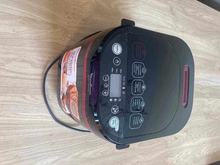 Broodbakmachine, Elektronische apparatuur, Broodbakmachines, Zo goed als nieuw, Met timer, Meer dan 10 programma's, Ophalen