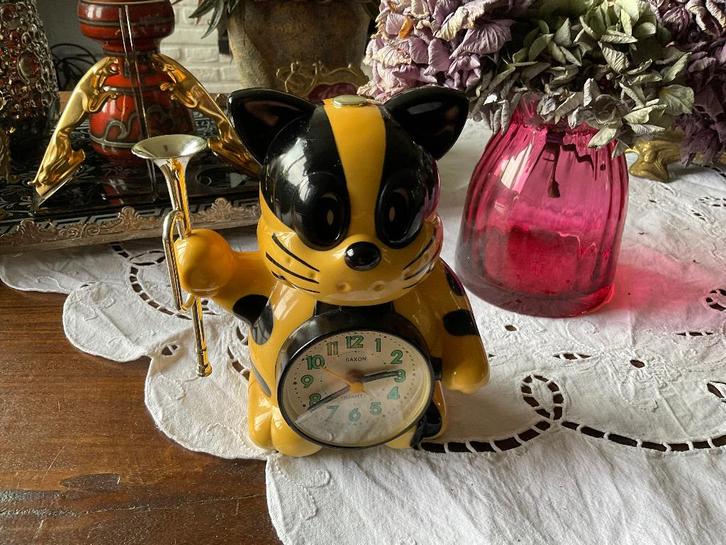 Wekker Saxon Kaiser vintage muzikale en sprekende klok, Antiquités & Art, Antiquités | Horloges, Enlèvement ou Envoi