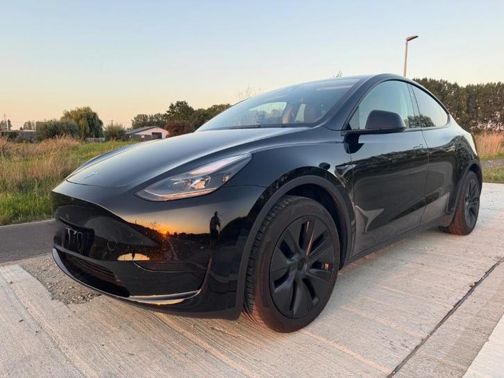 Tesla model Y 12/2024 met 18500km Solid Black, Auto's, Tesla, Particulier, Model Y, Elektrisch, Zwart, Ophalen