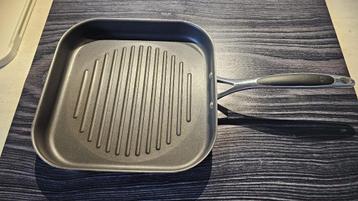 Piet Huysentruyt grillpan.Weinig gebruikt. Weg wgns rusthuis beschikbaar voor biedingen