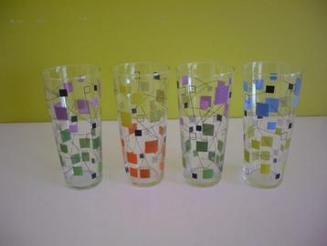 4 knappe vintage fifties frisdrank glazen m.d.l. beschikbaar voor biedingen