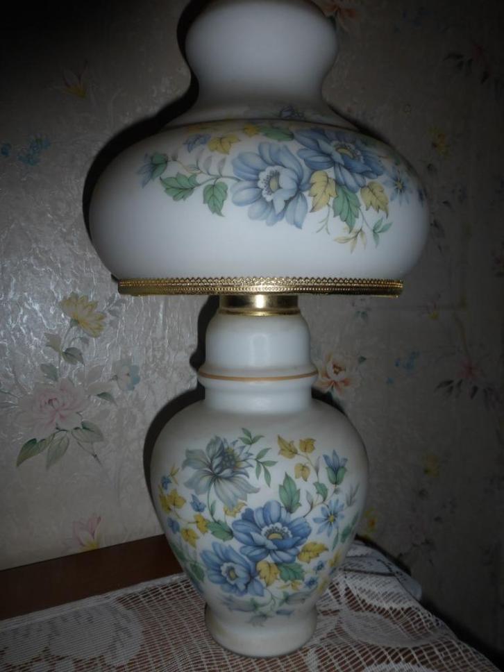 Mooie vintage porseleinen elektrische lamp, Huis en Inrichting, Lampen | Tafellampen, Ophalen