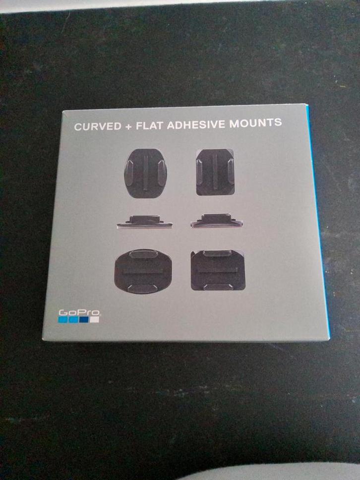 Assessoire GOPRO 1 curved + 3 platte bevestigingsystemen, Audio, Tv en Foto, Actiecamera's, GoPro, Ophalen of Verzenden