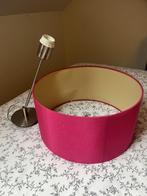 Bel abat-jour en tissus couleur rose style contemporain, Huis en Inrichting, Lampen | Lampenkappen, Ophalen, Gebruikt, Overige kleuren
