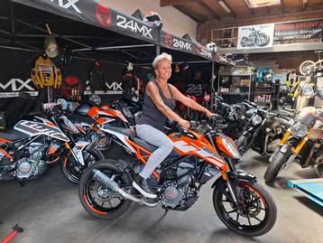 Meerdere 125cc autorijbewijs Duke ( zie laatste foto )  beschikbaar voor biedingen