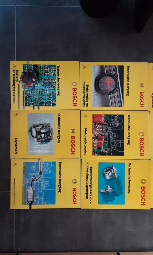 Auto-techniek detail technisch & schematisch boeken, Boeken, Auto's | Boeken, Zo goed als nieuw, Ophalen