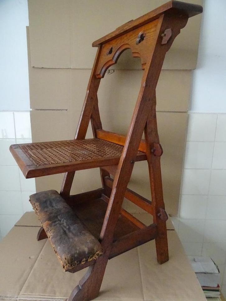 Antieke kerkstoel bidstoel biechtstoel 90cm Afhaalprijs 25e!, Antiek en Kunst, Antiek | Religieuze voorwerpen, Ophalen of Verzenden
