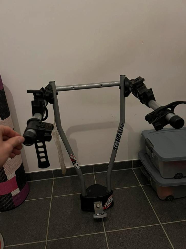 Porte velo thule attache remorque 3 velos, Autos : Divers, Porte-vélos, Comme neuf, Enlèvement