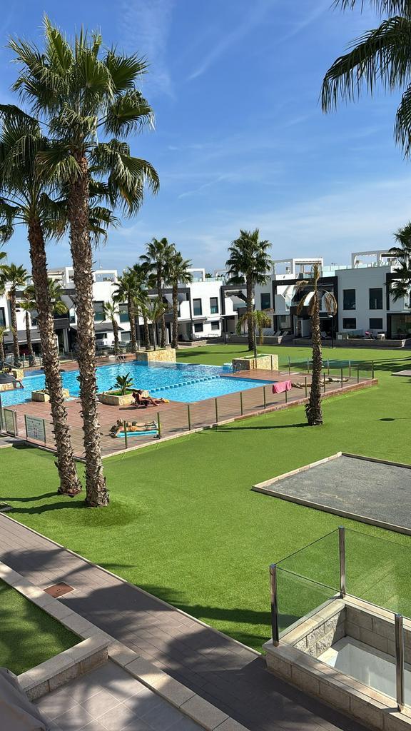 Appartement te huur La zenia Spanje, Vakantie, Vakantiehuizen | Spanje, Costa Blanca, Appartement, Overige, Aan zee, 2 slaapkamers