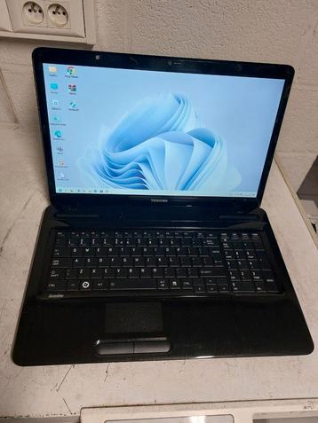Toshiba 17 inch i5 laptop met windows 11, SSD, goede accu beschikbaar voor biedingen