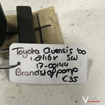 Toyota Avensis 1.8 16v SW 2000 Brandstofpomp beschikbaar voor biedingen