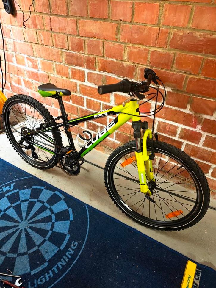 🚴‍♂️💨💥 Cube 240 Race  mountainbike (MTB) voor kinderen, Fietsen en Brommers, Fietsen | Jongens, Gebruikt, Ophalen