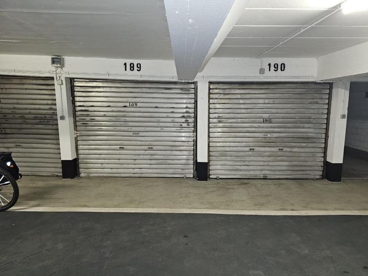 Gesloten garagebox te huur in de wijk Roodebeek WSL, Auto diversen, Autostaanplaatsen en Garages