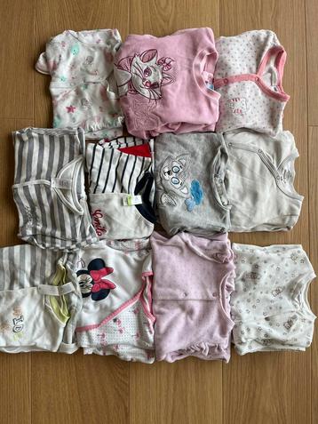 Pakket kruippakjes - pyjama’s 62-68-80 beschikbaar voor biedingen