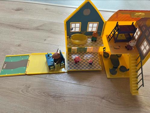 Peppa Pig speelhuis, handig om mee te nemen!, Kinderen en Baby's, Speelgoed | Poppenhuizen, Zo goed als nieuw, Ophalen