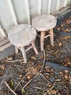 2 houten krukken, Ophalen, Gebruikt, Hout