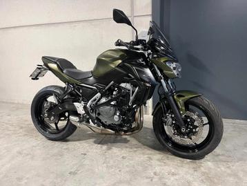 Kawasaki Z650 met verlagingskit en beschermingskooi beschikbaar voor biedingen