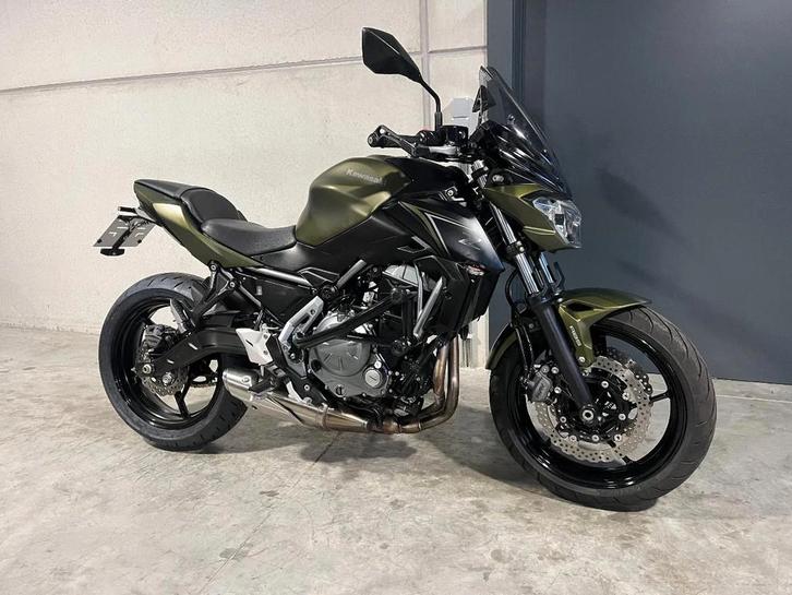Kawasaki Z650 met verlagingskit en beschermingskooi, Motoren, Motoren | Kawasaki, Bedrijf, Overig, meer dan 35 kW