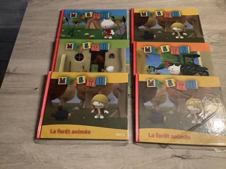 Musti verschillende voorleesboeken (Franse versie), Boeken, Kinderboeken | Kleuters, Zo goed als nieuw, Non-fictie, 4 jaar, Jongen of Meisje