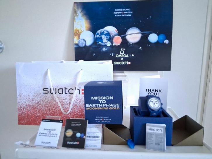 OMEGA x SWATCH Mission To Earthphase - Moonshine Gold, Handtassen en Accessoires, Horloges | Heren, Nieuw, Polshorloge, Omega