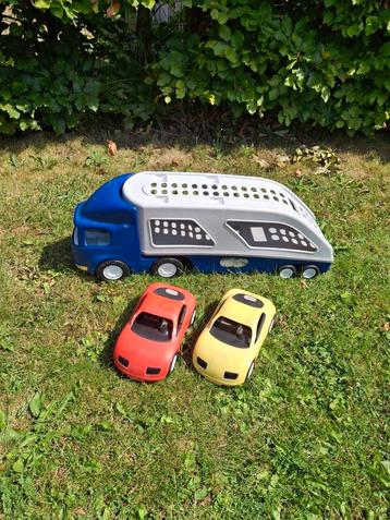 Vrachtwagen met auto's Little Tikes beschikbaar voor biedingen