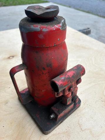 Hydraulische krik 15 ton Bosal beschikbaar voor biedingen
