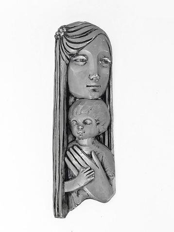 wandsculptuur Moeder met kind beschikbaar voor biedingen