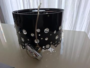 Moderne kroonluchter met glazen decoraties beschikbaar voor biedingen