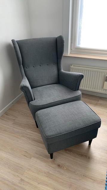 Oorfauteuil + poef + 2 overtrekhoezen beschikbaar voor biedingen