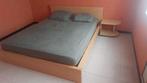 Bed 160 cm met 2 nachttafeltjes, Huis en Inrichting, Slaapkamer | Complete slaapkamers, Ophalen, Gebruikt