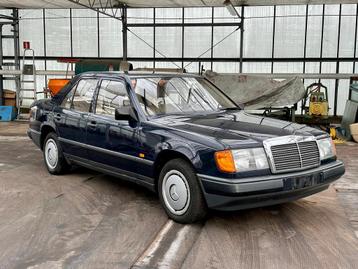 Mercedes 200 E benzine 1987 94000km’s - Gekeurd 