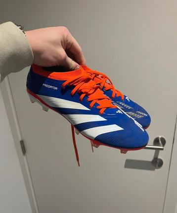 Voetbalschoenen beschikbaar voor biedingen