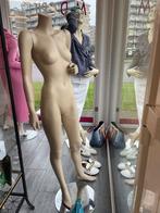 Mannequins vitrine, Zakelijke goederen, Kantoor en Winkelinrichting | Onderdelen, Ophalen
