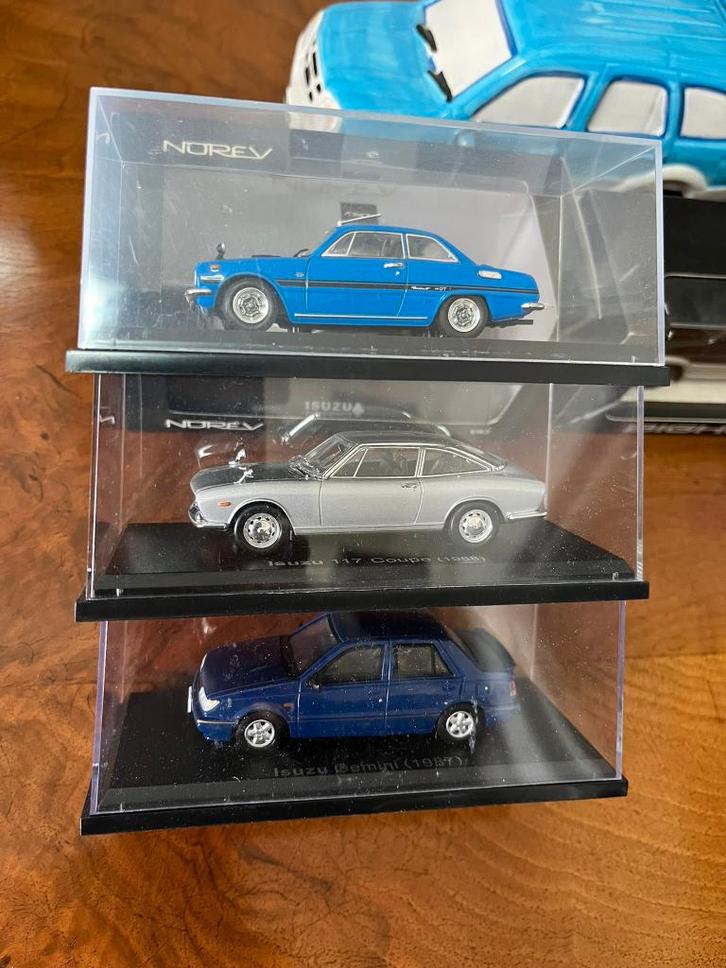 Collection de modèles Isuzu, différentes échelles, Hobby & Loisirs créatifs, Voitures miniatures | 1:43, Utilisé, Voiture, Autres marques