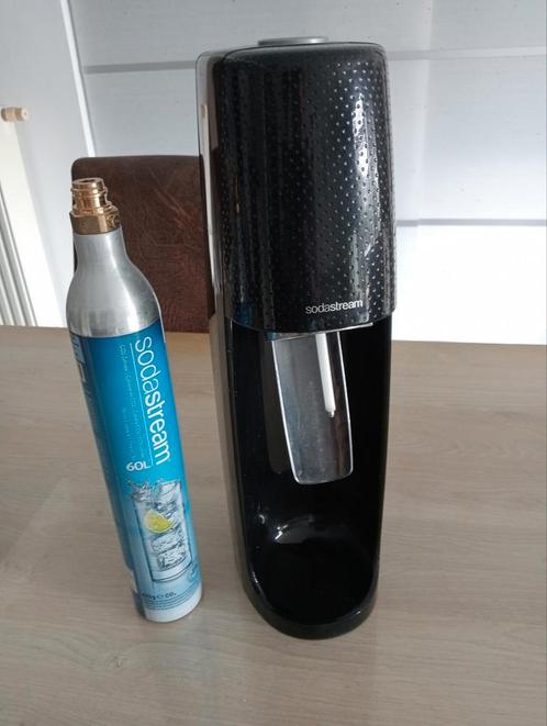 Sodastream met ruil cilinder, Elektronische apparatuur, Bruiswatermachines, Zo goed als nieuw, Ophalen