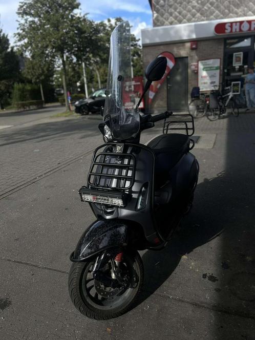 Vespa sprint, Fietsen en Brommers, Scooters | Vespa, Zo goed als nieuw, Ophalen