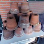 Oude ronde terracotta plantpotten: €.1,00/st., Terracotta, Rond, Gebruikt, Ophalen