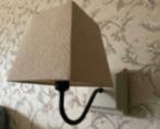 Wandlamp landelijk met vierkant lampenkapje, Huis en Inrichting, Lampen | Wandlampen, Hout, Ophalen of Verzenden, Zo goed als nieuw