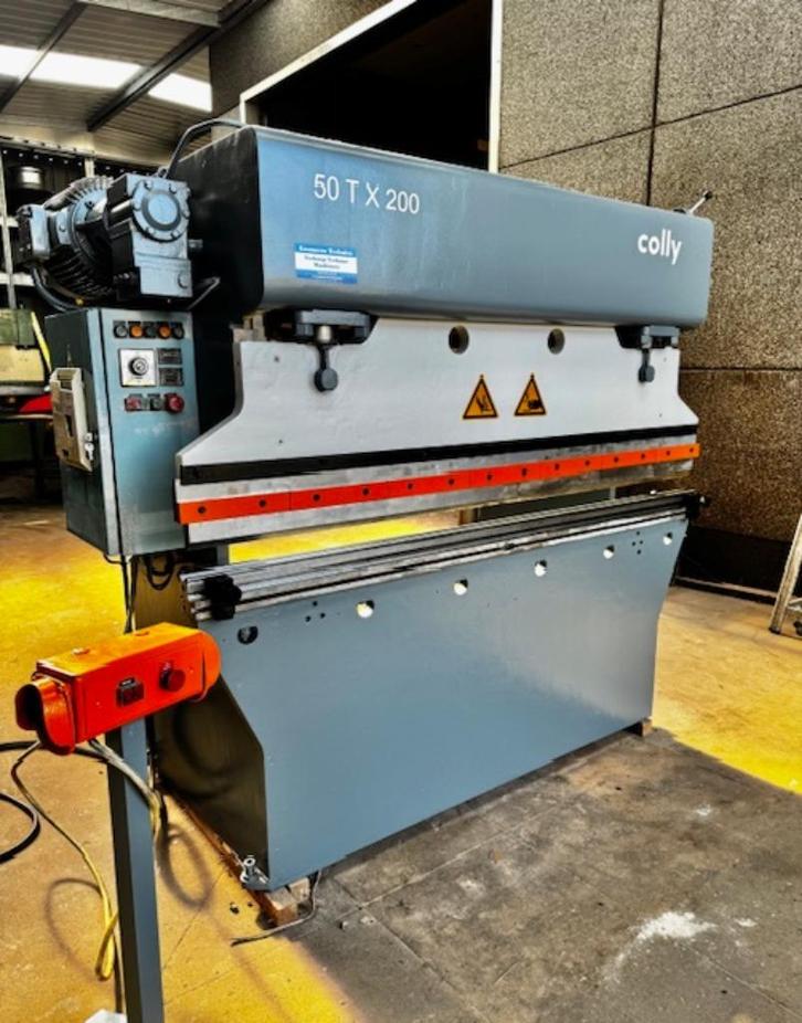 Kantbank / plooibank Colly 50 Ton x 2000 mm, Zakelijke goederen, Machines en Bouw | Metaalbewerking, Ophalen