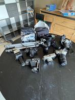 Lot van fototoestellen en accessoires, Ophalen, Flitser