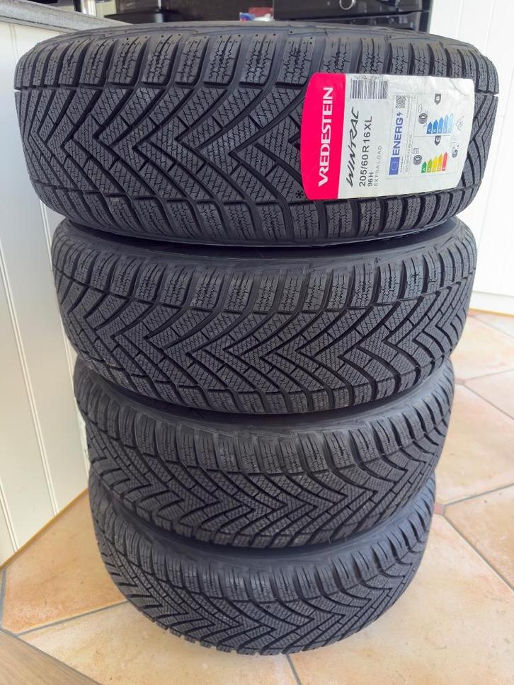 Nieuwe set alu velgen met Winterbanden (205/60R16XL96H), Auto-onderdelen, Banden en Velgen, Velg(en), Winterbanden, 16 inch, 205 mm