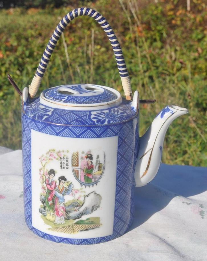 théière en porcelaine decor asiatique, Antiek en Kunst, Antiek | Porselein, Ophalen of Verzenden