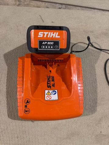 Stihl batterij Ap300 en snellader AL300 beschikbaar voor biedingen