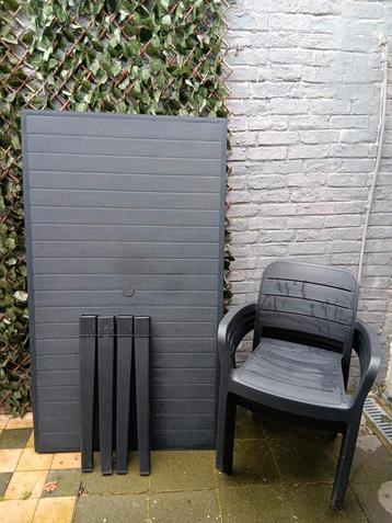 Table et chaises de jardin 