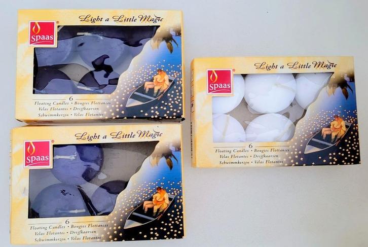 15 Spaas drijfkaarsen wit en marineblauw - NIEUW, Huis en Inrichting, Woonaccessoires | Kandelaars en Kaarsen, Nieuw, Kaars, Minder dan 25 cm